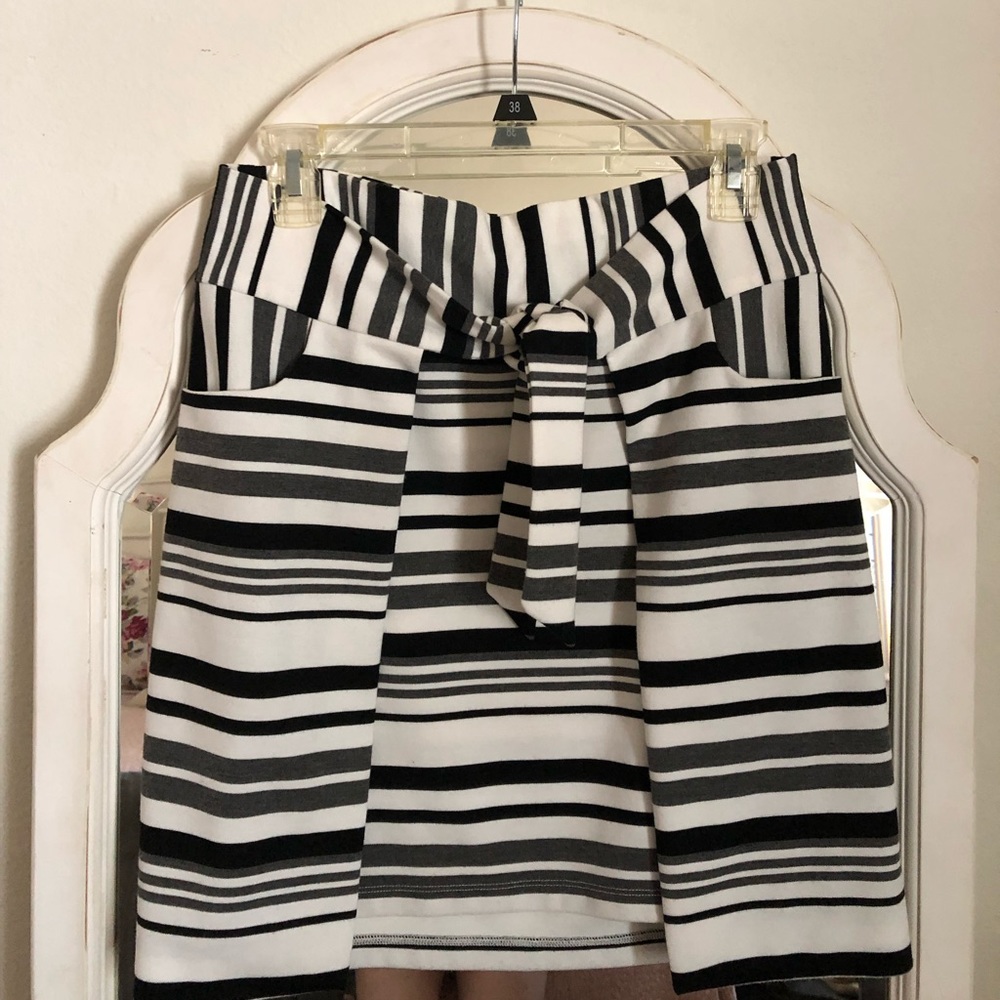 Super cute striped tie waste skirt!!